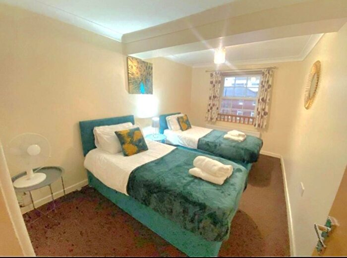 3 Bedroom Flat To Rent In Oxford Road, Reading, RG1