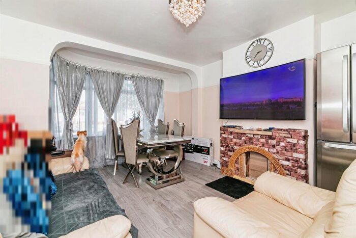 3 Bedroom Terraced House For Sale In Sandringham Road, Barking, IG11