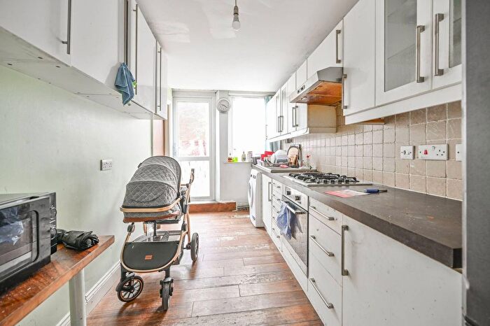 3 Bedroom Flat For Sale In Copperfield Mews, London, Edmonton, London, N18