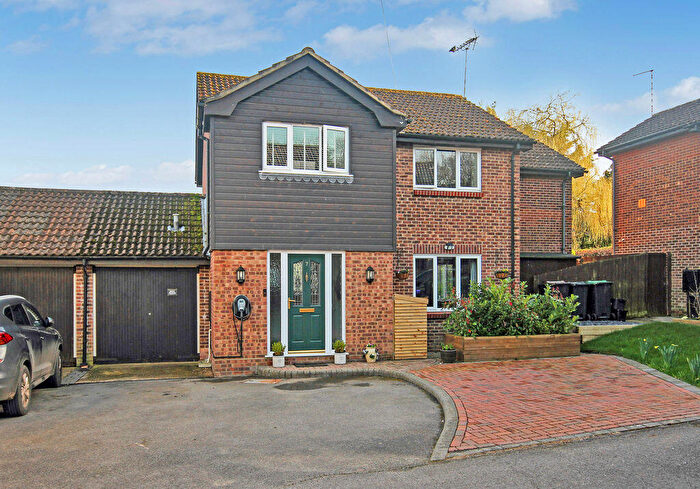 4 Bedroom Detached House For Sale In Pealsham Gardens, Fordingbridge, SP6