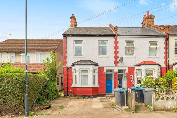 4 Bedroom End Of Terrace House To Rent In Llanover Road, North Wembley, Wembley, HA9