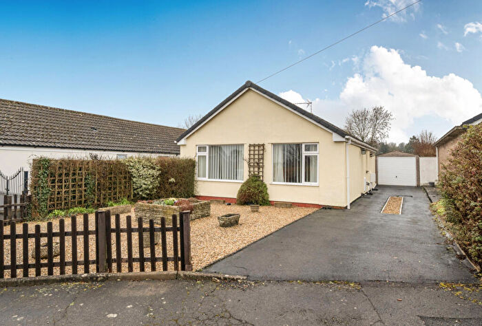 2 Bedroom Bungalow For Sale In Down View, Chalford Hill, Stroud, Gloucestershire, GL6