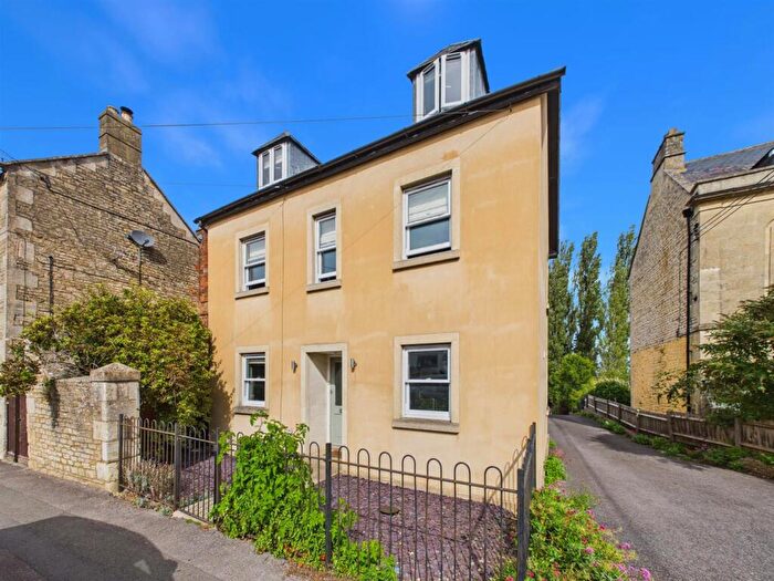 4 Bedroom Detached House For Sale In London Road, Chippenham, SN15