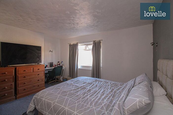 3 Bedroom Terraced House For Sale In Stanley Street, Grimsby, DN32