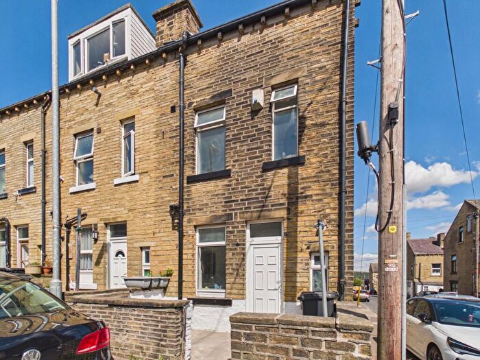 2 Bedroom End Of Terrace House For Sale In Highfield Place, Halifax, West Yorkshire, HX1