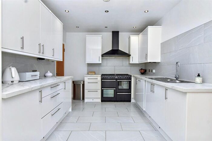 5 Bedroom Detached House For Sale In Kings Drive, Eastbourne, BN21