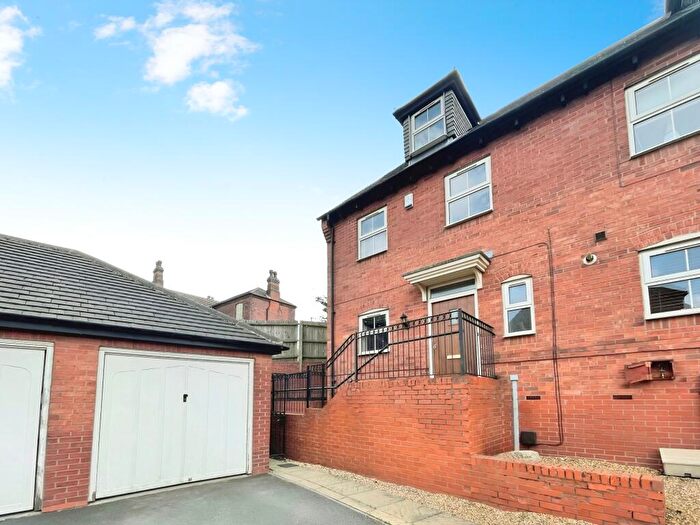 4 Bedroom Town House For Sale In Radleigh Grange, Woodville, Swadlincote, Derbyshire, DE11