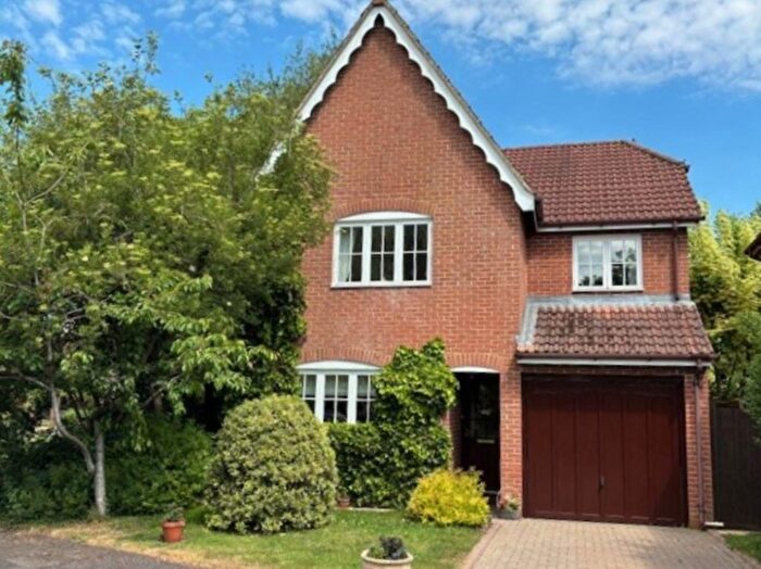 4 Bedroom Detached House For Sale In Saddlers Way, Burbage, Marlborough, SN8