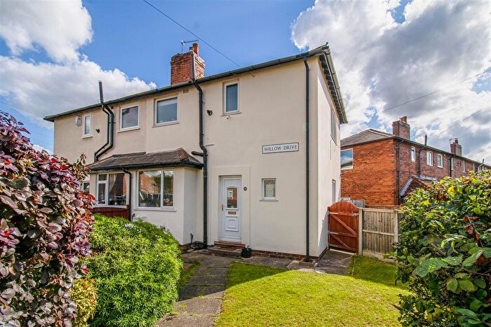 2 Bedroom Semi-detached House For Sale In Willow Drive, Wakefield, WF1