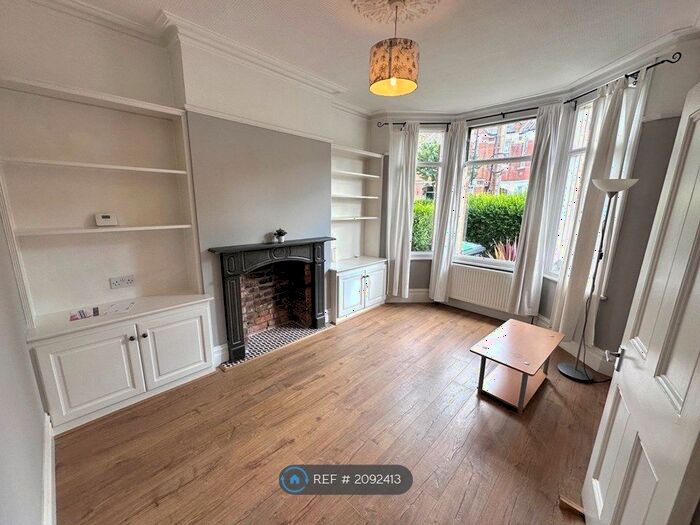 2 Bedroom Flat To Rent In Lyndhurst Road, London, N22