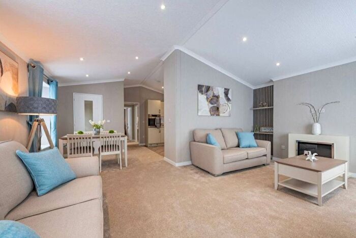 2 Bedroom Park Home For Sale In Ryther Road, Ulleskelf Tadcaster, LS24