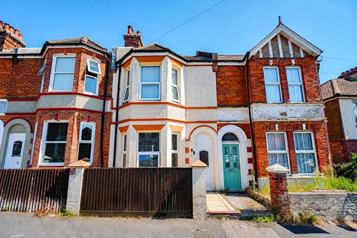 3 Bedroom Terraced House For Sale In Strood Road, St. Leonards-On-Sea, TN37