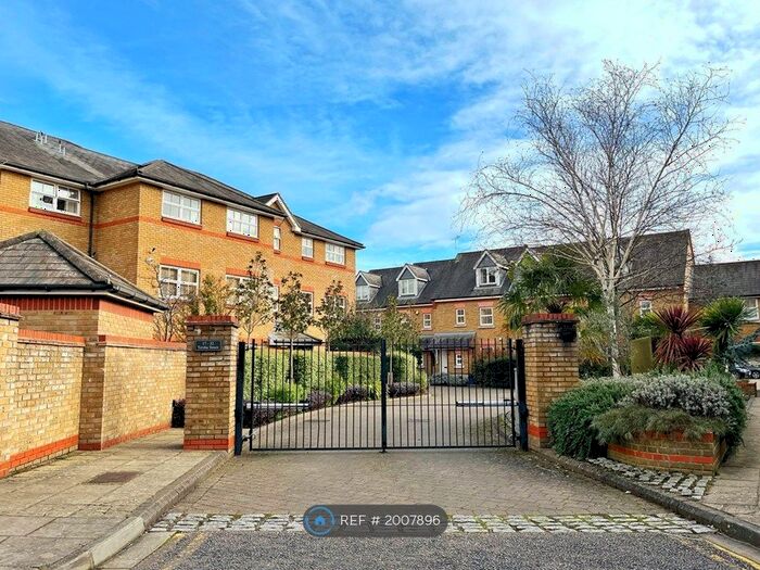 3 Bedroom Terraced House To Rent In Tersha Street, Richmond, TW9