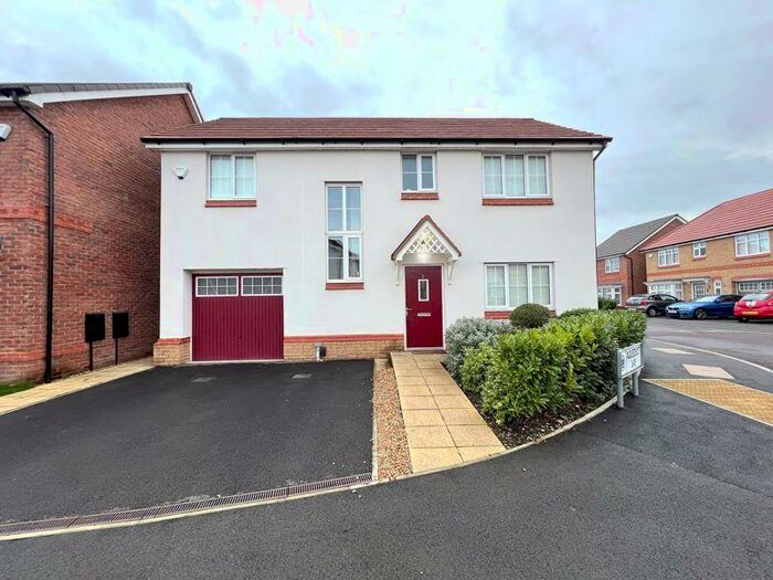 4 Bedroom Detached House To Rent In Aqueduct Way, Manchester, M30