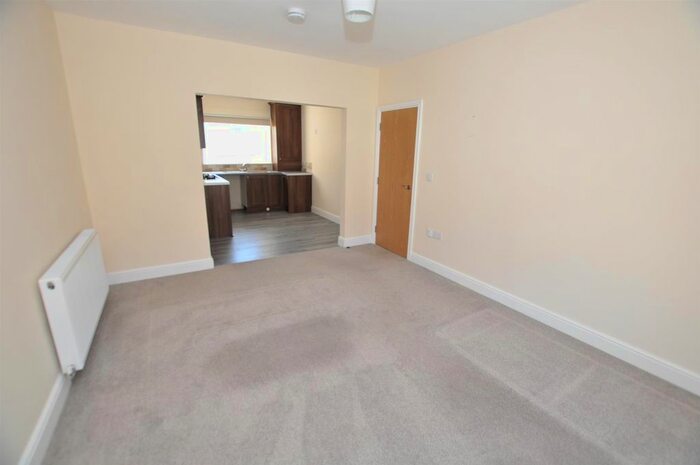 2 Bedroom Flat To Rent In Llangan Road, Whitland, SA34