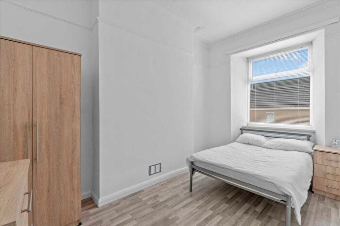 2 Bedroom Apartment To Rent In Clifton Place, Plymouth, PL4