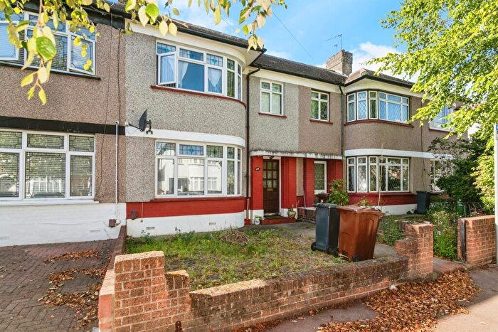 3 Bedroom Terraced House For Sale In Sandringham Road, Barking, IG11