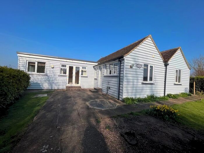 2 Bedroom Detached Bungalow To Rent In Brenzett, Romney Marsh, Kent, TN29