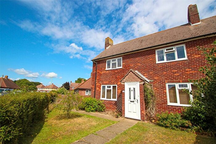 3 Bedroom Semi-Detached House For Sale In Beech Gardens, Hamble, Southampton, Hampshire, SO31