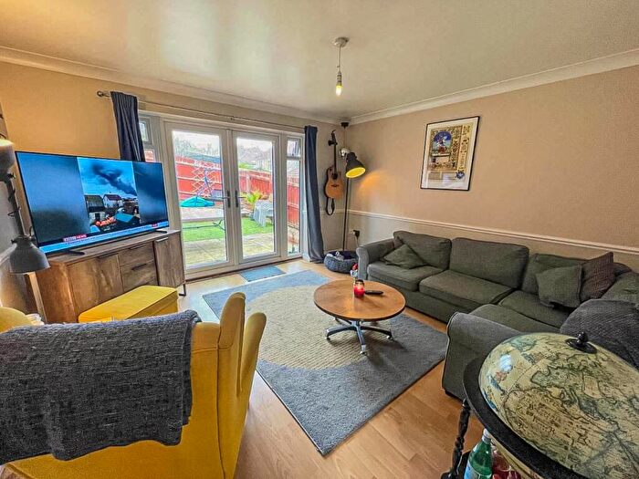 3 Bedroom Detached House To Rent In Queensdown Gardens, Brislington, Bristol, BS4