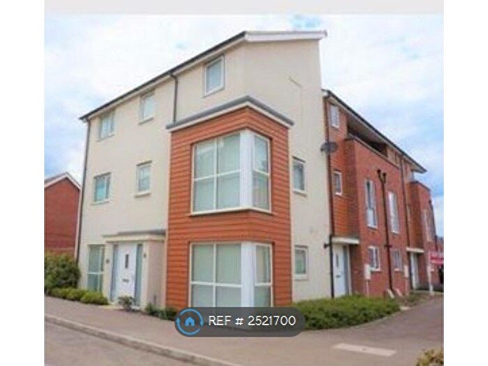 4 Bedroom Semi-Detached House To Rent In Bowling Green Close, Bletchley, Milton Keynes, MK2