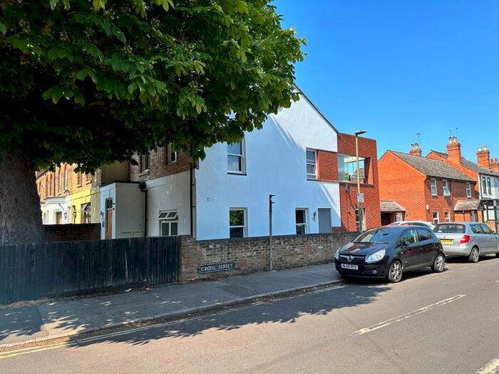 2 Bedroom Flat To Rent In Cross Street, Oxford, OX4