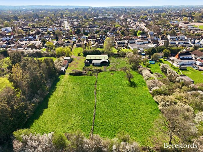 4 Bedroom Bungalow For Sale In Church End Lane, Runwell, SS11
