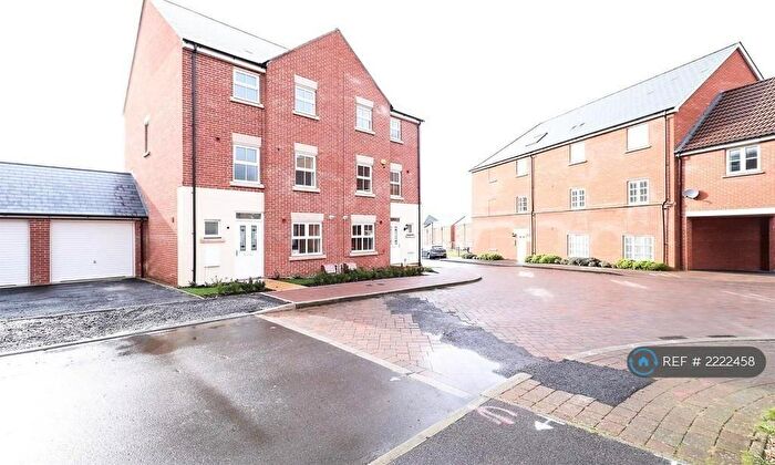 5 Bedroom Detached House To Rent In Holst Road, Swindon, SN25