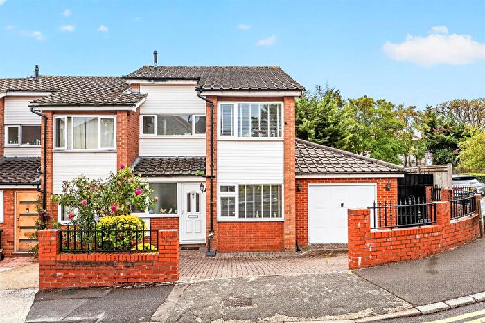 4 Bedroom End Of Terrace House For Sale In Gavina Close, Morden, SM4