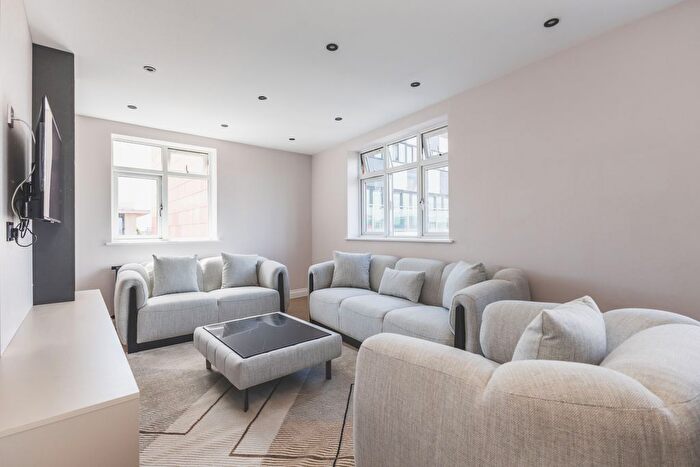 3 Bedroom Flat To Rent In Philpot Street, Whitechapel, E1