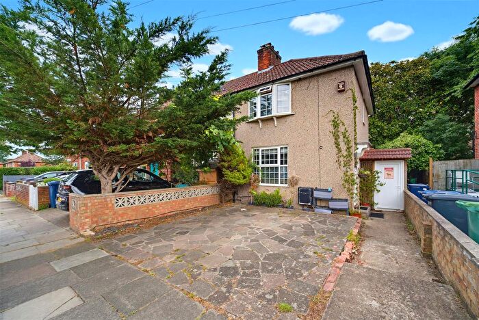 2 Bedroom End Terrace House For Sale In Greatdown Road, Hanwell, W7