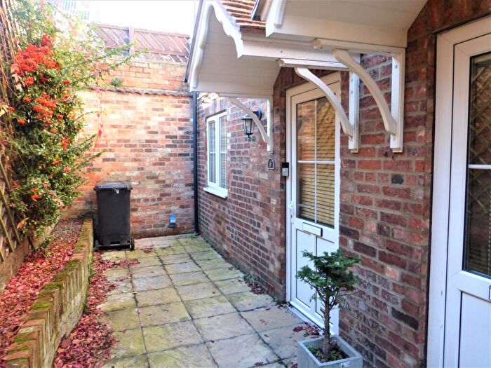 2 Bedroom House To Rent In Brewery Hill, Grantham, NG31