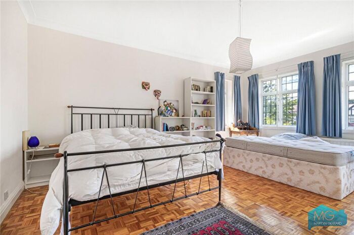 4 Bedroom Detached House For Sale In Aylmer Road, London, N2