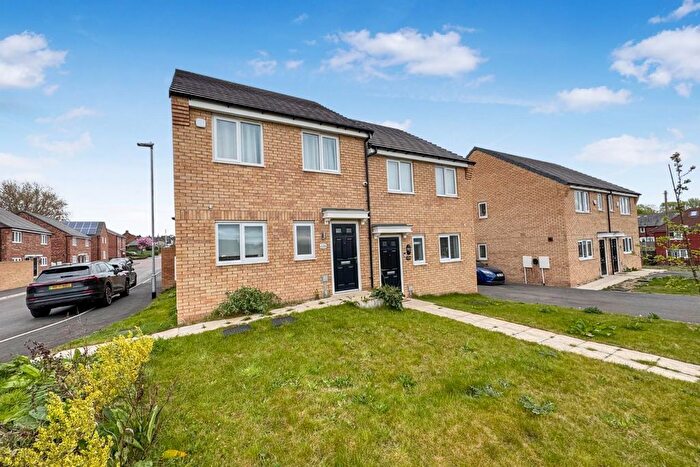 3 Bedroom Semi-Detached House To Rent In South Parkway, Seacroft, Leeds, LS14