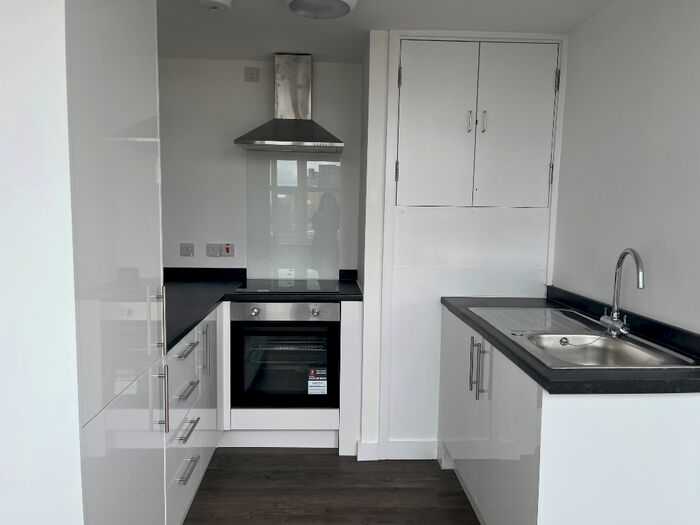 1 Bedroom Flat To Rent In Apple Building, Oldham Road, Manchester, Greater Manchester, M40