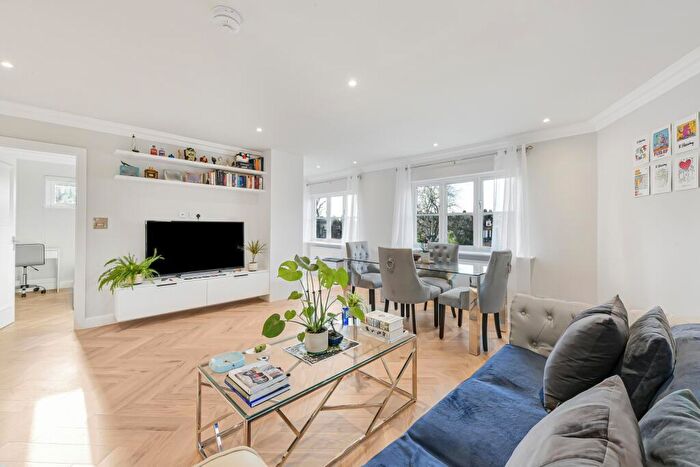 3 Bedroom Flat To Rent In Fitzjohns Avenue, Hampstead, NW3