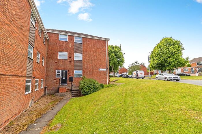 3 Bedroom Maisonette For Sale In Grasmere Way, Leighton Buzzard, LU7