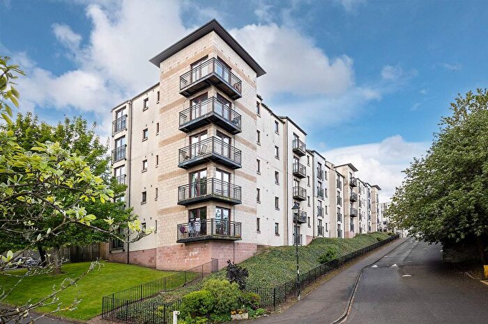 2 Bedroom Flat For Sale In St. Ninians Way, Linlithgow, EH49