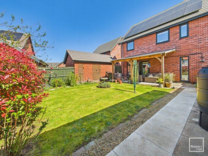 3 Bedroom Detached House For Sale In Walnut Tree Road, Mattishall, NR20