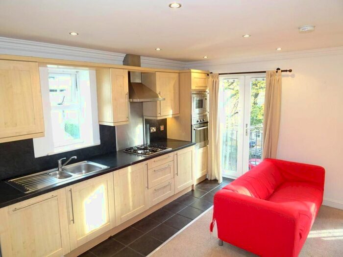 2 Bedroom Flat To Rent In Hallamgate Road, Sheffield, S10