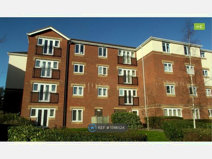 2 Bedroom Flat To Rent In West End House, Southampton, SO18