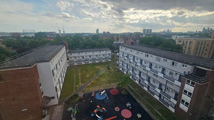 4 Bedroom Flat To Rent In Rennie Estate, London, SE16