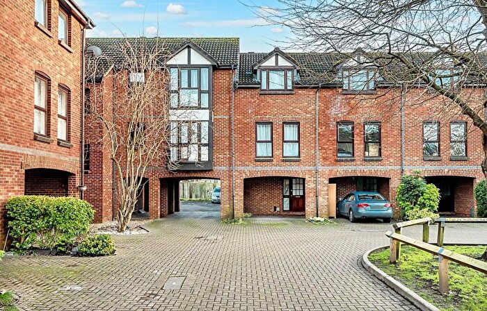 Studio For Sale In Farriers Road, Epsom, KT17