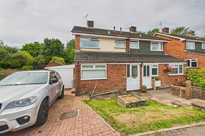 3 Bedroom Semi-Detached House For Sale In Lakeside Avenue, Lydneey, GL15