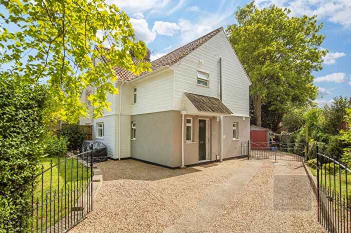 3 Bedroom Semi-Detached House For Sale In Blyth Road, Norwich, NR3