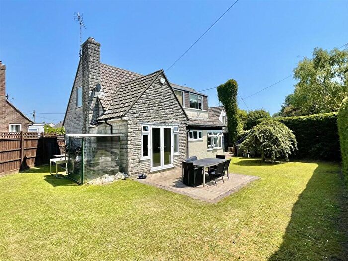 4 Bedroom Detached House For Sale In Rectory Road, Broadmayne, DT2