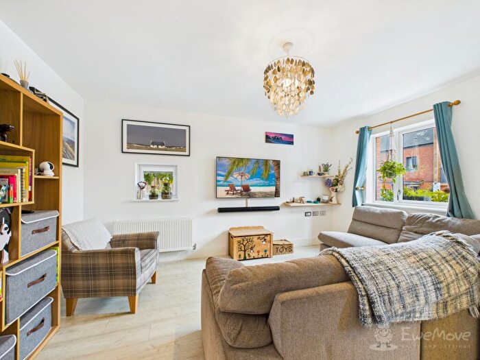 3 Bedroom End Of Terrace House For Sale In Abraham Way, Bordon, GU35