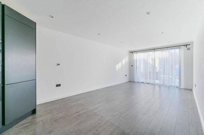 2 Bedroom Flat To Rent In M Residence, Purley, CR8