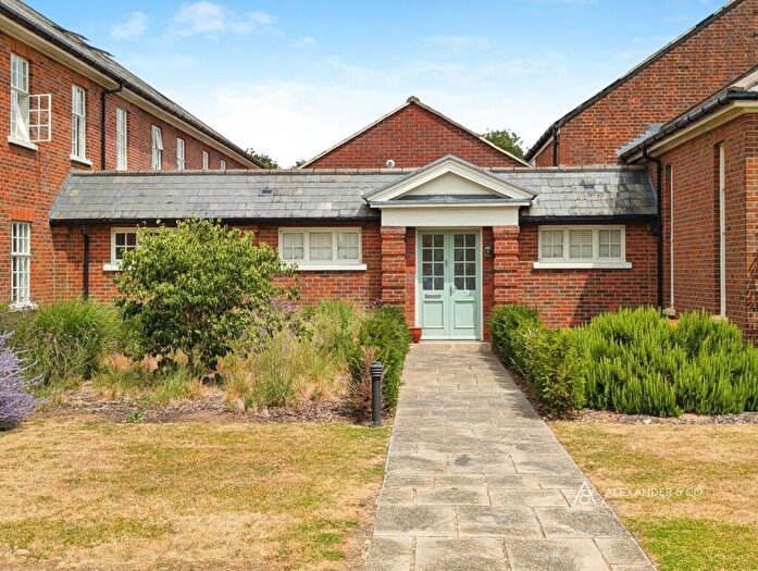 1 Bedroom Flat To Rent In The Officers Mess, Orchard Square, Caversfield, OX27