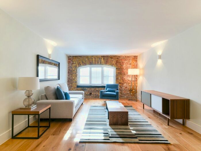 2 Bedroom Flat To Rent In Sanctuary Court, Wapping, London, E1W